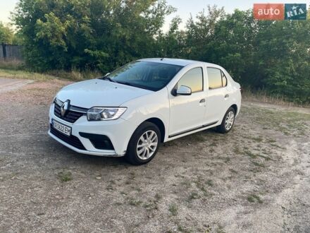 Белый Рено Логан, объемом двигателя 1.15 л и пробегом 181 тыс. км за 5428 $, фото 1 на Automoto.ua