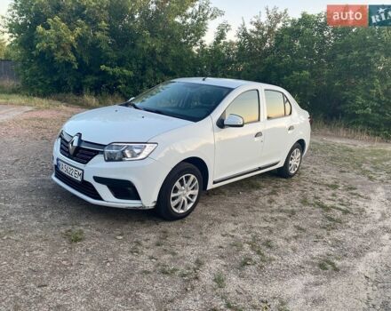 Белый Рено Логан, объемом двигателя 1.15 л и пробегом 181 тыс. км за 5040 $, фото 1 на Automoto.ua