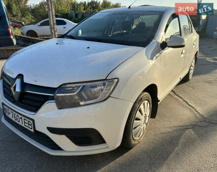 Белый Рено Логан, объемом двигателя 1.2 л и пробегом 240 тыс. км за 5600 $, фото 1 на Automoto.ua