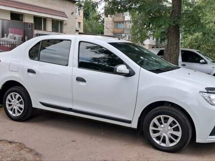 Білий Рено Логан, об'ємом двигуна 1.5 л та пробігом 65 тис. км за 6900 $, фото 1 на Automoto.ua