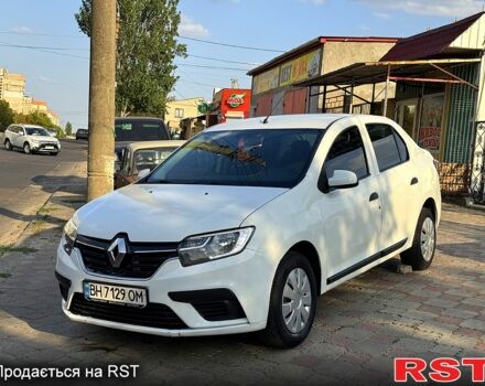 Білий Рено Логан, об'ємом двигуна 1.5 л та пробігом 290 тис. км за 3399 $, фото 1 на Automoto.ua