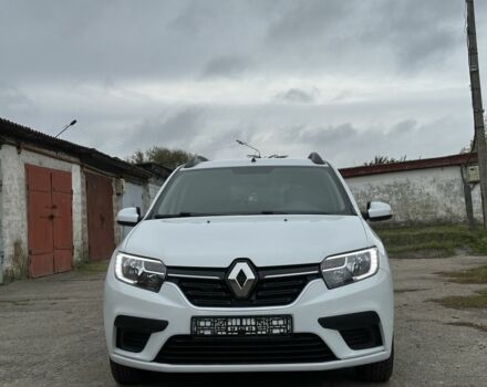 Белый Рено Логан, объемом двигателя 1.5 л и пробегом 73 тыс. км за 10300 $, фото 1 на Automoto.ua