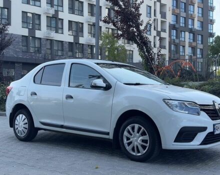 Белый Рено Логан, объемом двигателя 1 л и пробегом 30 тыс. км за 8000 $, фото 1 на Automoto.ua