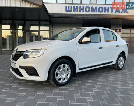 Белый Рено Логан, объемом двигателя 1.15 л и пробегом 143 тыс. км за 6400 $, фото 1 на Automoto.ua