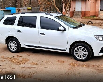 Белый Рено Логан, объемом двигателя 1.5 л и пробегом 70 тыс. км за 8800 $, фото 1 на Automoto.ua
