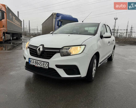 Белый Рено Логан, объемом двигателя 1 л и пробегом 173 тыс. км за 4599 $, фото 1 на Automoto.ua