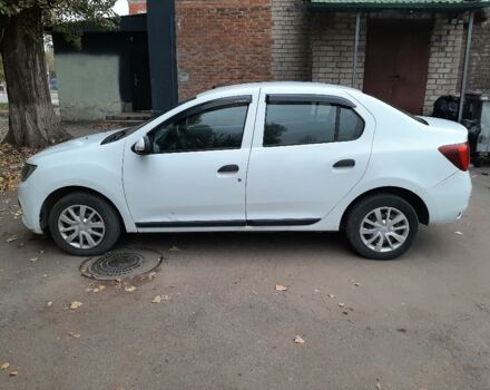 Белый Рено Логан, объемом двигателя 1 л и пробегом 140 тыс. км за 6200 $, фото 1 на Automoto.ua