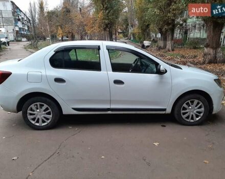 Белый Рено Логан, объемом двигателя 1 л и пробегом 140 тыс. км за 6000 $, фото 1 на Automoto.ua
