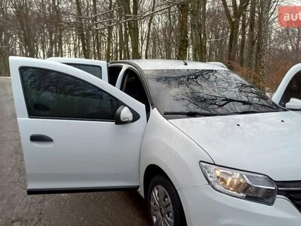 Рено Логан 2019 в Ужгороде на Automoto.ua Белый Рено Логан, объемом двигателя 1 л и пробегом 112 тыс. км за 8000 $, фото 1 на Automoto.ua