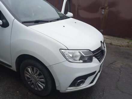 Белый Рено Логан, объемом двигателя 1.5 л и пробегом 200 тыс. км за 8048 $, фото 1 на Automoto.ua