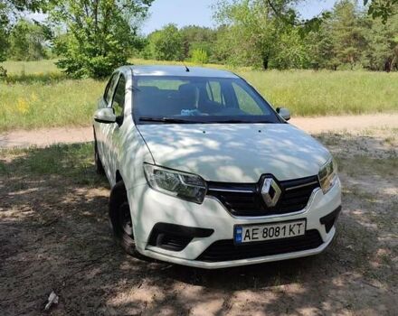 Белый Рено Логан, объемом двигателя 1 л и пробегом 180 тыс. км за 4000 $, фото 1 на Automoto.ua