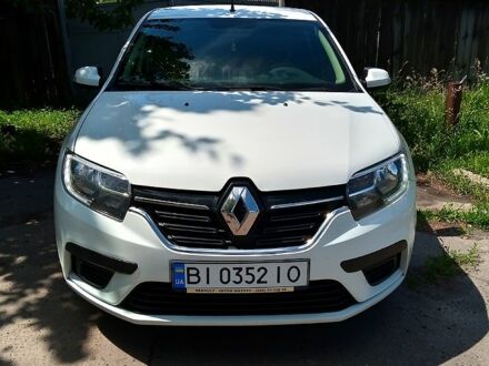 Белый Рено Логан, объемом двигателя 1 л и пробегом 80 тыс. км за 5700 $, фото 1 на Automoto.ua