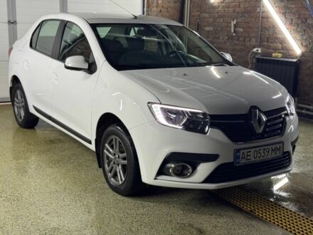 Рено Логан 2019 в Кривом Роге на Automoto.ua Белый Рено Логан, объемом двигателя 1.5 л и пробегом 62 тыс. км за 8700 $, фото 1 на Automoto.ua