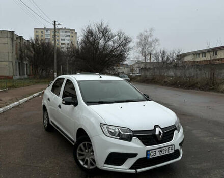 Белый Рено Логан, объемом двигателя 1 л и пробегом 135 тыс. км за 5500 $, фото 1 на Automoto.ua