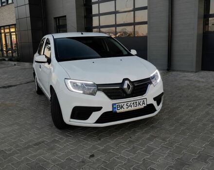 Белый Рено Логан, объемом двигателя 1 л и пробегом 289 тыс. км за 5750 $, фото 1 на Automoto.ua