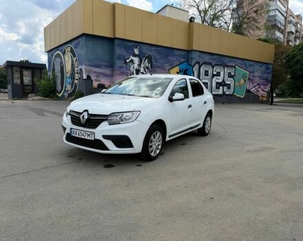 Белый Рено Логан, объемом двигателя 1 л и пробегом 160 тыс. км за 5600 $, фото 1 на Automoto.ua