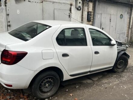 Белый Рено Логан, объемом двигателя 1.5 л и пробегом 80 тыс. км за 4200 $, фото 1 на Automoto.ua