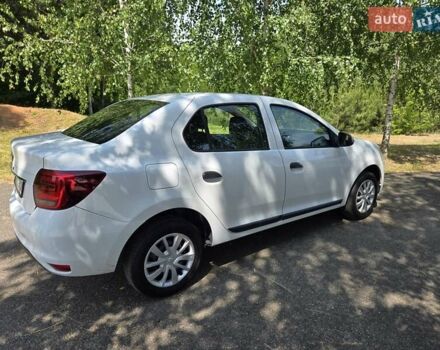 Белый Рено Логан, объемом двигателя 1 л и пробегом 97 тыс. км за 7150 $, фото 1 на Automoto.ua