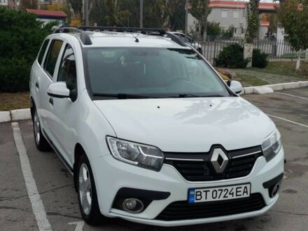 Белый Рено Логан, объемом двигателя 1.5 л и пробегом 75 тыс. км за 9999 $, фото 1 на Automoto.ua