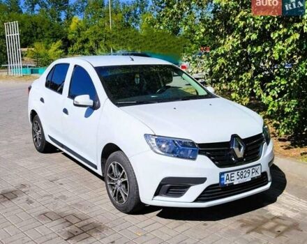 Белый Рено Логан, объемом двигателя 1 л и пробегом 135 тыс. км за 7300 $, фото 1 на Automoto.ua