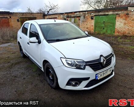 Белый Рено Логан, объемом двигателя 1 л и пробегом 238 тыс. км за 3350 $, фото 1 на Automoto.ua