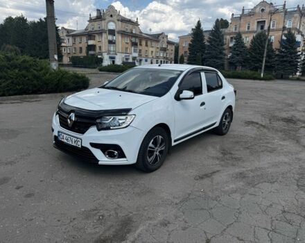 Белый Рено Логан, объемом двигателя 1 л и пробегом 140 тыс. км за 6400 $, фото 1 на Automoto.ua