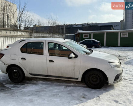 Белый Рено Логан, объемом двигателя 1 л и пробегом 164 тыс. км за 3100 $, фото 1 на Automoto.ua