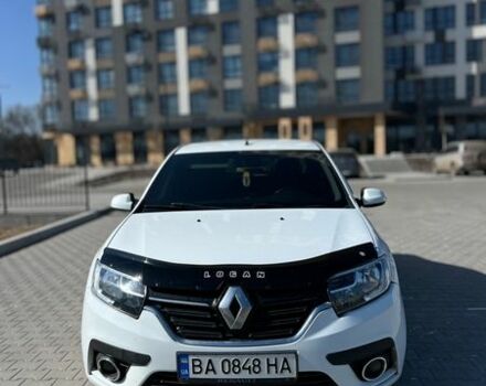 Белый Рено Логан, объемом двигателя 1 л и пробегом 206 тыс. км за 5299 $, фото 1 на Automoto.ua