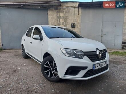 Белый Рено Логан, объемом двигателя 1 л и пробегом 126 тыс. км за 6800 $, фото 1 на Automoto.ua