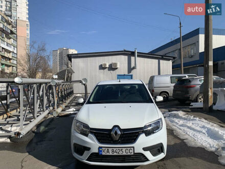 Рено Логан 2019 у Києві на Automoto.ua Білий Рено Логан, об'ємом двигуна 1 л та пробігом 250 тис. км за 3950 $, фото 1 на Automoto.ua