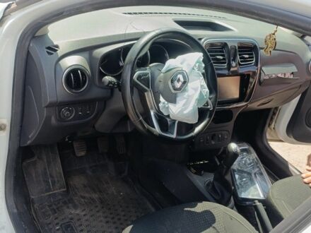 Рено Логан 2020 у Києві на Automoto.ua Білий Рено Логан, об'ємом двигуна 0 л та пробігом 140 тис. км за 3500 $, фото 1 на Automoto.ua