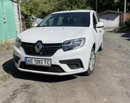 Белый Рено Логан, объемом двигателя 1 л и пробегом 250 тыс. км за 5200 $, фото 1 на Automoto.ua