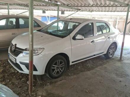 Рено Логан 2020 в Одессе на Automoto.ua Белый Рено Логан, объемом двигателя 1 л и пробегом 78 тыс. км за 5999 $, фото 1 на Automoto.ua