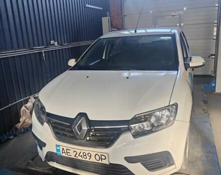 Белый Рено Логан, объемом двигателя 1 л и пробегом 331 тыс. км за 3200 $, фото 1 на Automoto.ua