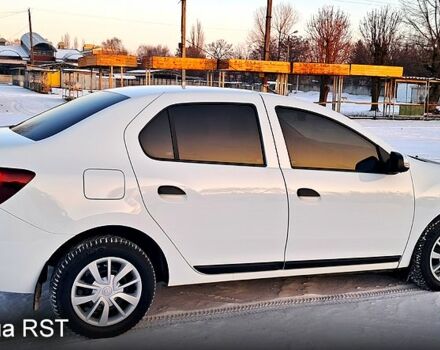 Белый Рено Логан, объемом двигателя 1.5 л и пробегом 6300 тыс. км за 7800 $, фото 1 на Automoto.ua