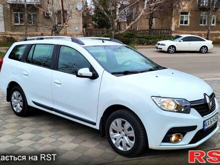 Білий Рено Логан, об'ємом двигуна 1.5 л та пробігом 64 тис. км за 10800 $, фото 1 на Automoto.ua