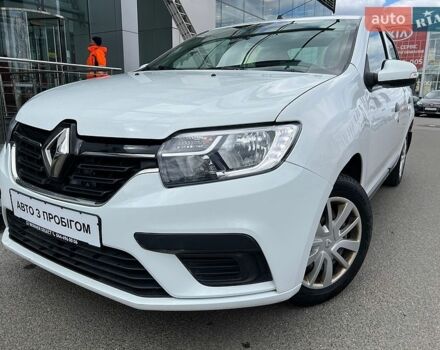 Белый Рено Логан, объемом двигателя 1 л и пробегом 100 тыс. км за 6803 $, фото 1 на Automoto.ua