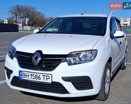 Белый Рено Логан, объемом двигателя 1 л и пробегом 235 тыс. км за 6700 $, фото 1 на Automoto.ua