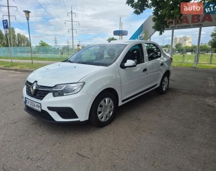 Белый Рено Логан, объемом двигателя 1 л и пробегом 180 тыс. км за 5600 $, фото 1 на Automoto.ua