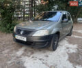 Бежевий Рено Логан, об'ємом двигуна 1.39 л та пробігом 277 тис. км за 3300 $, фото 1 на Automoto.ua