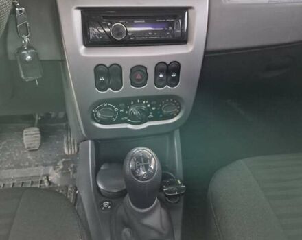 Бежевый Рено Логан, объемом двигателя 1.39 л и пробегом 85 тыс. км за 5250 $, фото 13 на Automoto.ua