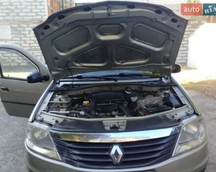 Бежевый Рено Логан, объемом двигателя 1.4 л и пробегом 241 тыс. км за 4600 $, фото 6 на Automoto.ua