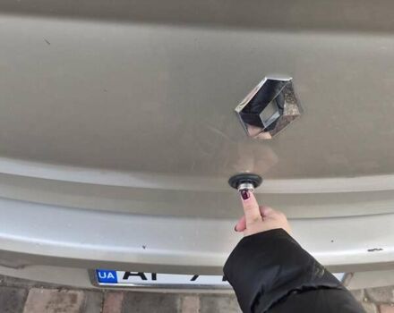 Бежевый Рено Логан, объемом двигателя 1.39 л и пробегом 85 тыс. км за 5250 $, фото 7 на Automoto.ua