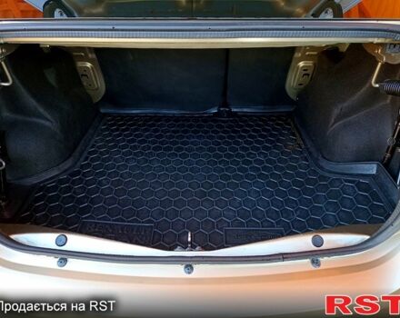 Бежевый Рено Логан, объемом двигателя 1.5 л и пробегом 41 тыс. км за 12100 $, фото 11 на Automoto.ua