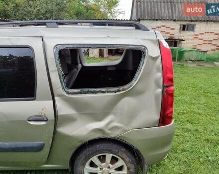 Бежевий Рено Логан, об'ємом двигуна 1.6 л та пробігом 250 тис. км за 2800 $, фото 2 на Automoto.ua