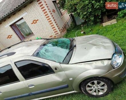 Бежевий Рено Логан, об'ємом двигуна 1.6 л та пробігом 250 тис. км за 2800 $, фото 5 на Automoto.ua