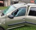 Бежевий Рено Логан, об'ємом двигуна 1.6 л та пробігом 250 тис. км за 2800 $, фото 4 на Automoto.ua