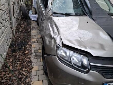Рено Логан 2013 у Херсоні на Automoto.ua Бежевий Рено Логан, об'ємом двигуна 1.46 л та пробігом 99 тис. км за 2500 $, фото 1 на Automoto.ua