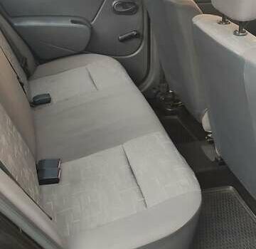 Черный Рено Логан, объемом двигателя 1.39 л и пробегом 173 тыс. км за 4500 $, фото 10 на Automoto.ua