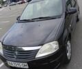 Чорний Рено Логан, об'ємом двигуна 1.6 л та пробігом 186 тис. км за 5300 $, фото 2 на Automoto.ua